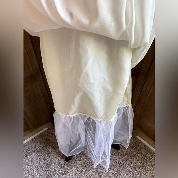 Black and White Prom Dress. - Picture 9 of 12